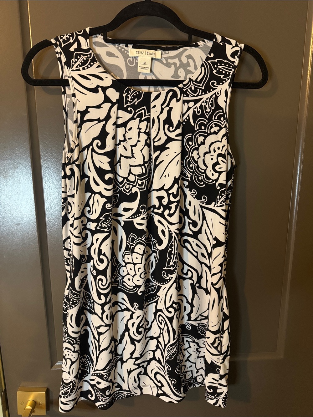 White House Black Market Black & White Floral Paisley Sleeveless Tank